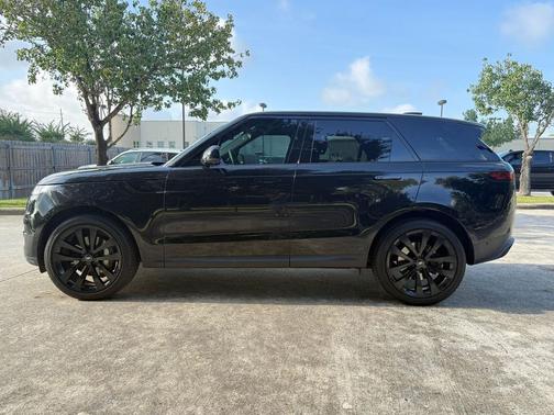 Santorini Black Metallic 2024 Land Rover Range Rover Sport SE