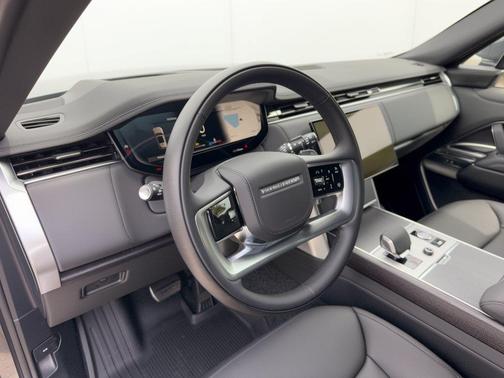 Santorini Black Metallic 2027 Land Rover Range Rover SE
