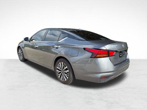 Gun Metallic 2025 Nissan Altima SV FWD