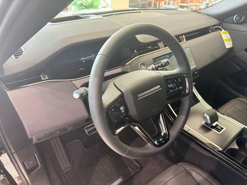 Carpathian Grey Premium Metallic 2026 Land Rover Range Rover Evoque Hoxton Edition