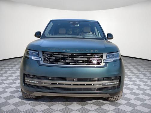 British Racing Green SV Bespoke Ultra Met Satin 2026 Land Rover Range Rover P400 SE