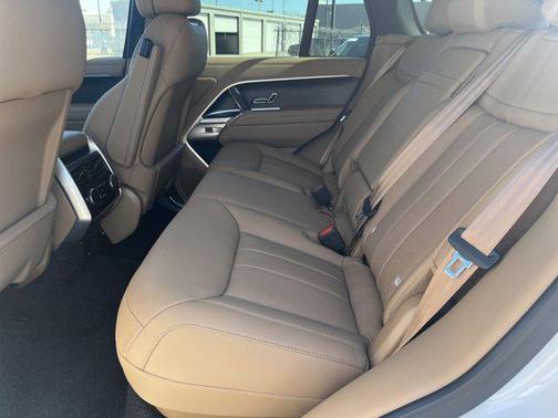 2025 Land Rover Range Rover P530 SE