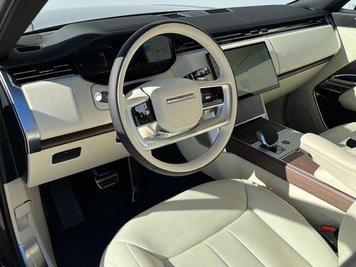 2026 Land Rover Range Rover P400 SE 7 Seat