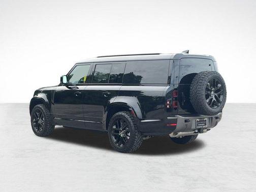 2025 Land Rover Defender 130 P400 Outbound