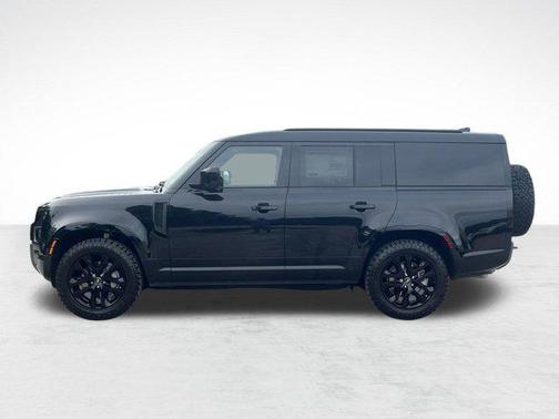 2025 Land Rover Defender 130 P400 Outbound