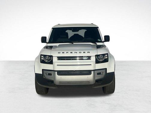 2025 Land Rover Defender 110 P300