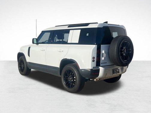 2025 Land Rover Defender 110 P300