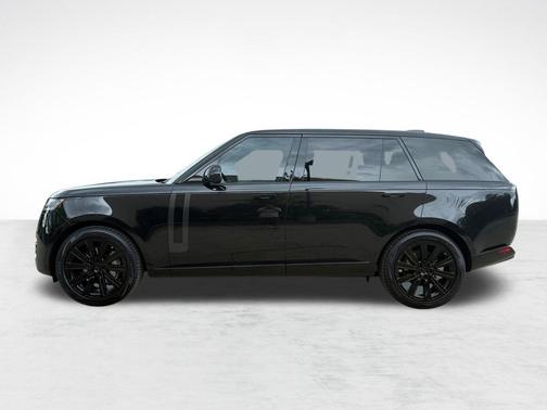 Santorini Black 2026 Land Rover Range Rover P400 SE 7 Seat
