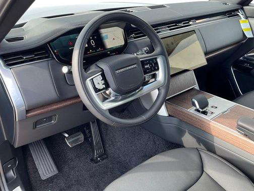 2026 Land Rover Range Rover P400 SE 7 Seat