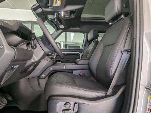 2026 Land Rover Defender P400 X-Dynamic SE