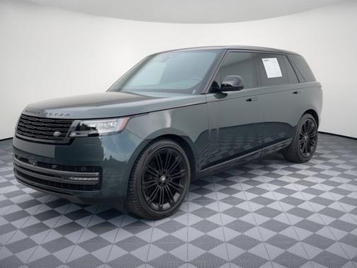 Green 2024 Land Rover Range Rover P400 SE