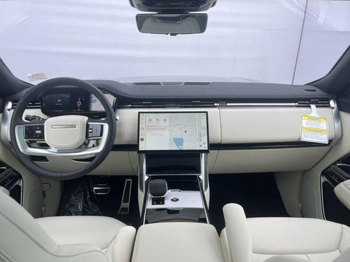 2025 Land Rover Range Rover P400 SE 7 Seat