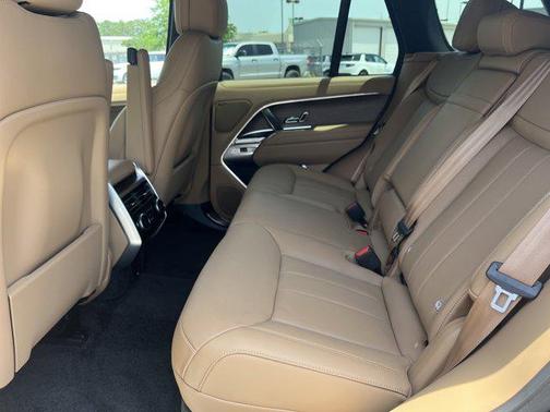2025 Land Rover Range Rover P550e SE