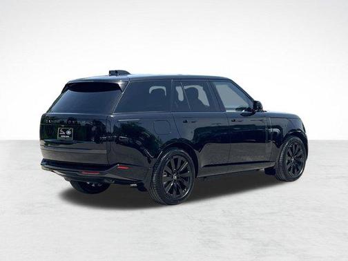 2025 Land Rover Range Rover P550e SE
