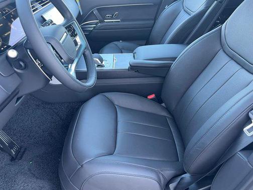 2026 Land Rover Range Rover P400 SE