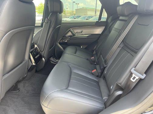 2025 Land Rover Range Rover Sport SE