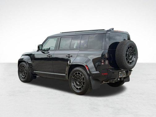 2026 Land Rover Defender P635 OCTA