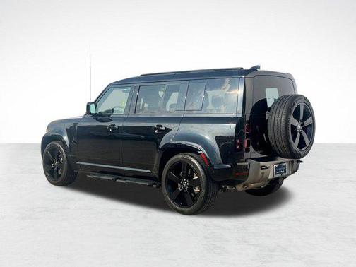 2025 Land Rover Defender 110 P400 X-Dynamic SE