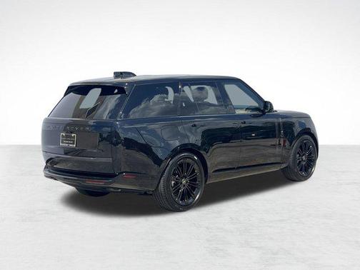 2025 Land Rover Range Rover P400 SE