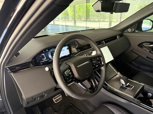 Santorini Black Metallic 2026 Land Rover Range Rover Evoque Hoxton Edition