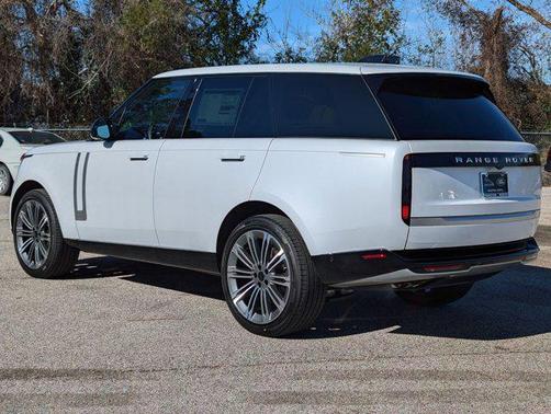 2026 Land Rover Range Rover P530 Autobiography