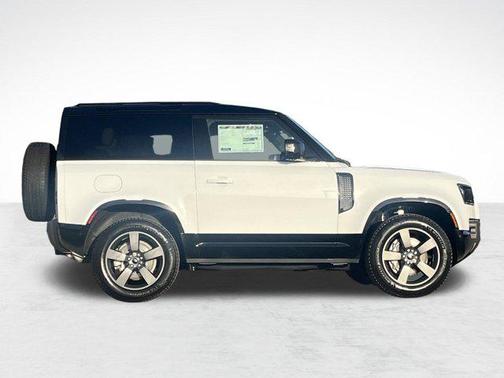 2025 Land Rover Defender 90 P400 X-Dynamic SE