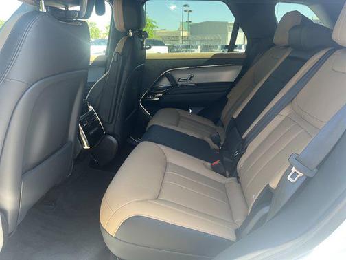 2025 Land Rover Range Rover Sport SE