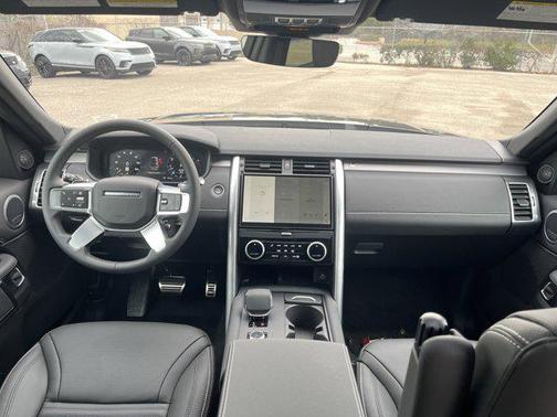 2025 Land Rover Discovery P360 Dynamic SE