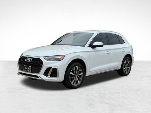 Glacier White Metallic 2024 Audi Q5 45 S line Premium