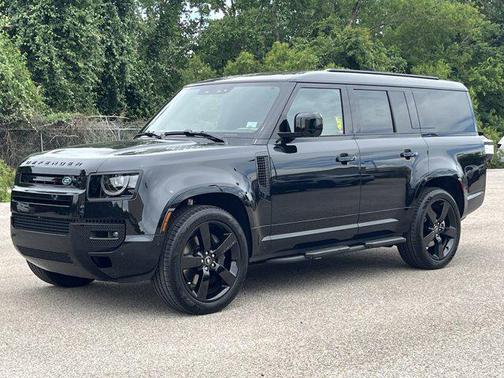 2025 Land Rover Defender 130 P400 X-Dynamic SE