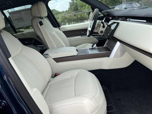 2025 Land Rover Range Rover P400 SE