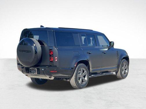 2025 Land Rover Defender 130 P400 X-Dynamic SE