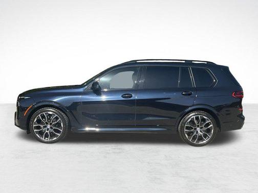 2023 BMW X7 M60i