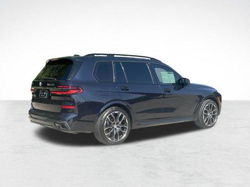 2023 BMW X7 M60i