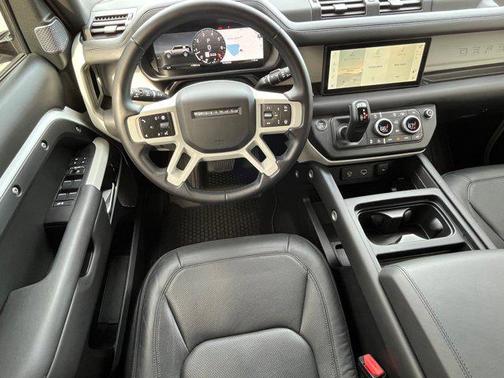 2024 Land Rover Defender 110 P300