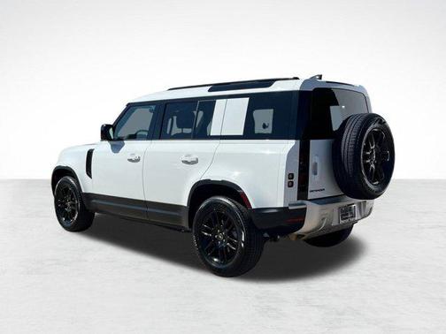2025 Land Rover Defender 110 P300