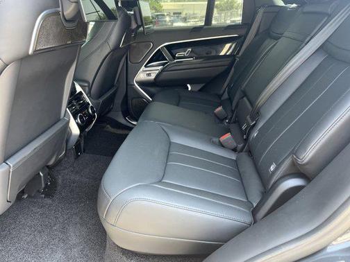 2025 Land Rover Range Rover P550e Autobiography