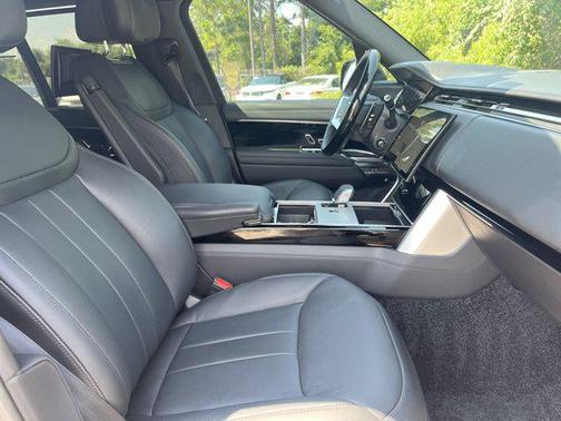 2025 Land Rover Range Rover P550e Autobiography
