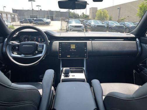 2025 Land Rover Range Rover P550e Autobiography