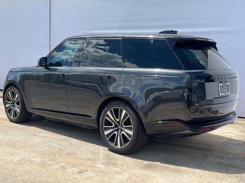 2025 Land Rover Range Rover P550e Autobiography