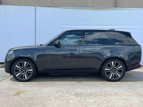 2025 Land Rover Range Rover P550e Autobiography