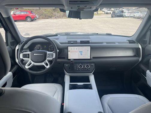 2025 Land Rover Defender 90 P400 X-Dynamic SE