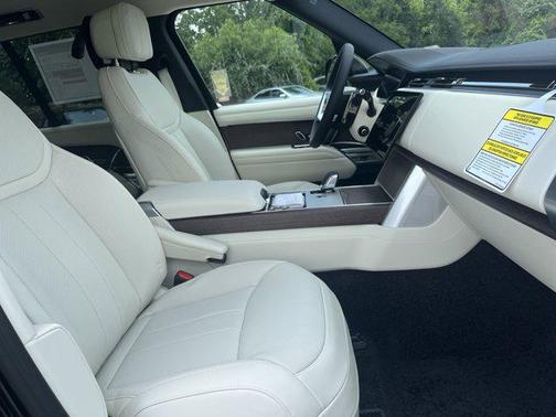 2025 Land Rover Range Rover P530 SE