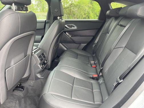 2026 Land Rover Range Rover Velar P250 SE R-Dynamic
