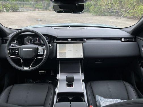 2026 Land Rover Range Rover Velar P250 SE R-Dynamic