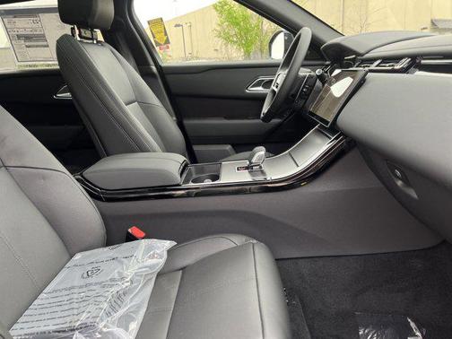 2026 Land Rover Range Rover Velar P250 SE R-Dynamic