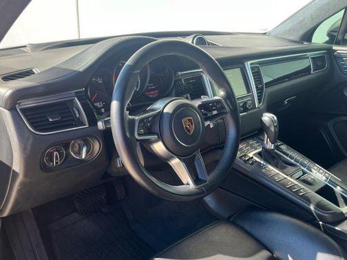 2016 Porsche Macan Turbo
