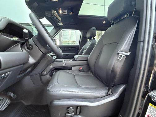 Santorini Black Metallic 2026 Land Rover Defender P400 X-Dynamic SE