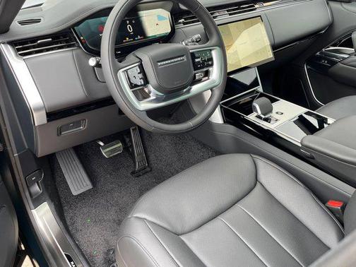 2026 Land Rover Range Rover P400 SE