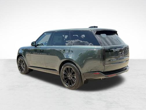 Belgravia Green Metallic 2026 Land Rover Range Rover P530 SE